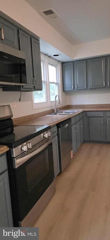 Building Photo - 12009 Amblewood Dr