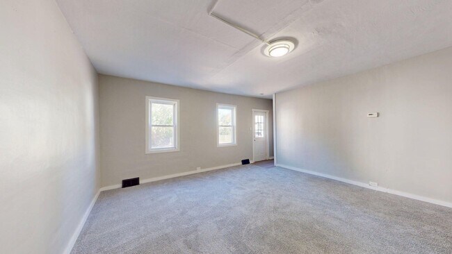 Building Photo - Cudell/West Blvd neighborhood; 4 bedroom/1 bath single family house for rent!