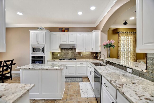 Building Photo - 1119 Sopris Dr