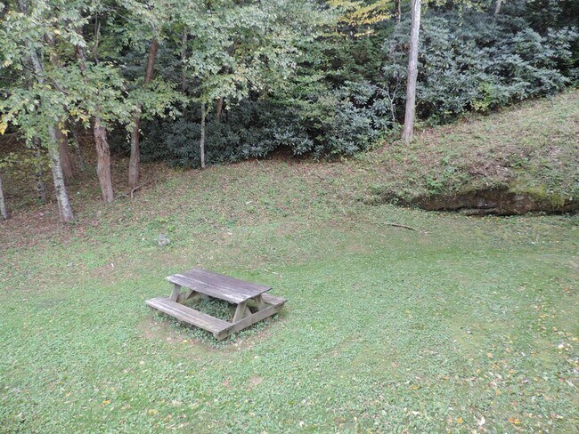 Building Photo - Desirable High Country Condo, Larger 1/1; Will Go Fast!!!!