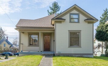 Building Photo - 6 bedroom, 3 bath near Downtown Bellingham!