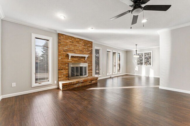 Building Photo - Updated Home in Windsor Park!