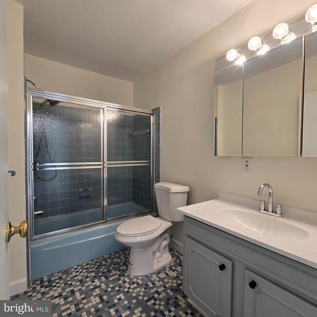 Building Photo - 111 Chestnut St