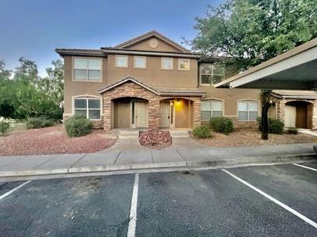 Primary Photo - Hidden Valley Townhome!