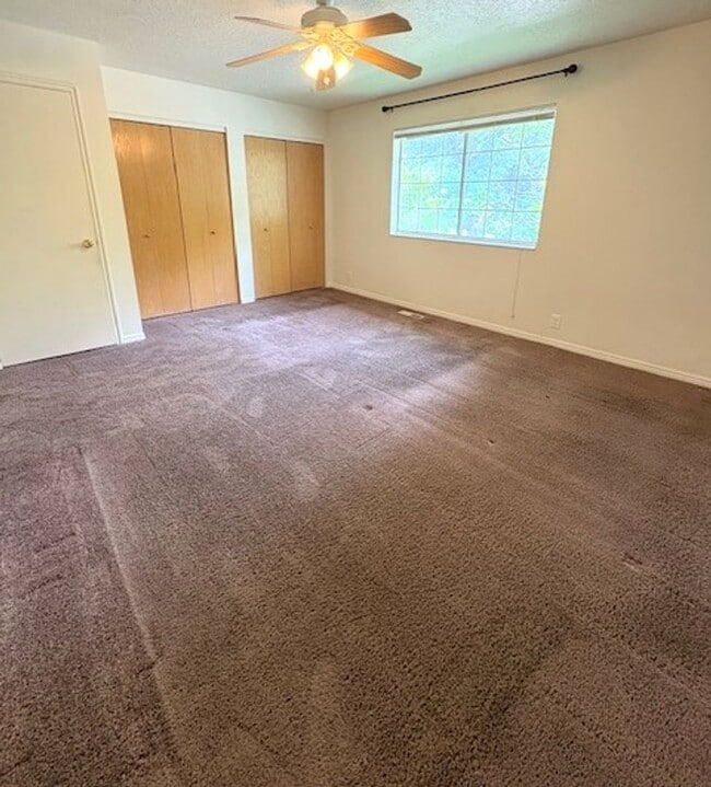 Building Photo - 3 Bedroom / 2 Bath Home in Bountiful!