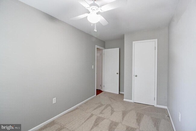 Building Photo - 101 S Oak Cliff Ct