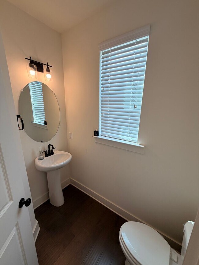 Building Photo - 2221 Flying Spur Dr