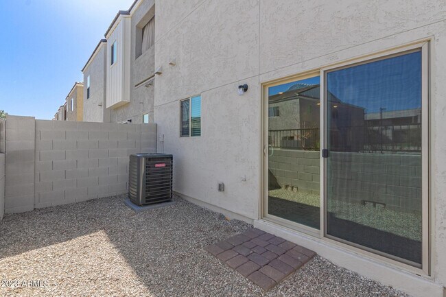 Building Photo - 2280 W Laurie Ln