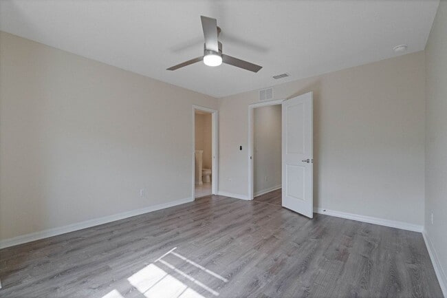 Building Photo - 5089 Caspian St