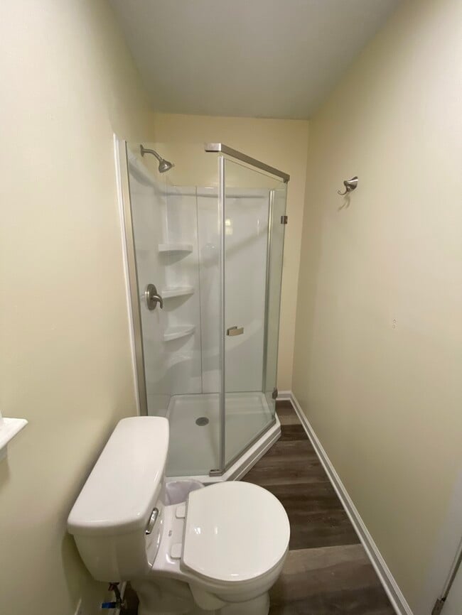 Building Photo - 45 Elm St