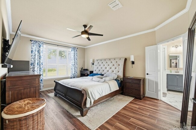 Building Photo - 711 Midway Crest