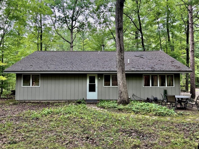 Building Photo - 8904 Park Ln