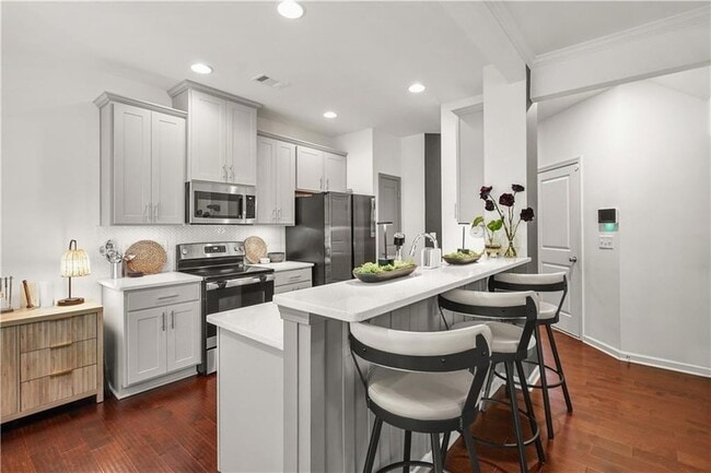 Building Photo - 580 Morrow Ln