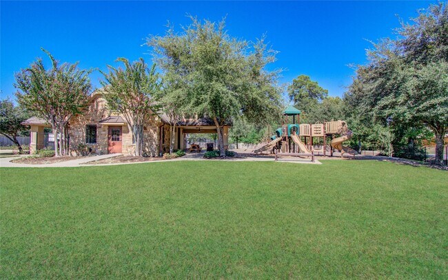 Building Photo - 7631 Willow School Dr