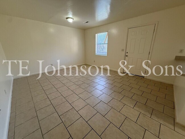 Building Photo - All-Inclusive Living in a Prime Winston-Sa...