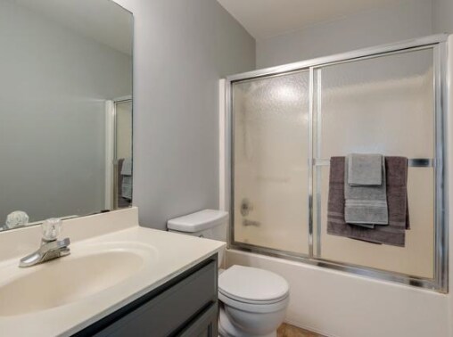 Building Photo - 176 London Ln