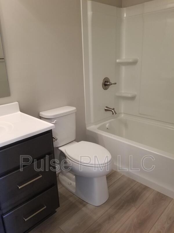 Building Photo - 1389 Meadowrun Ln