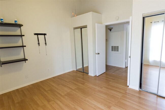 Building Photo - 2121 El Paseo St