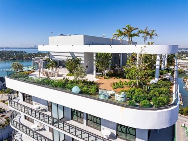 Building Photo - 580-572 72nd St