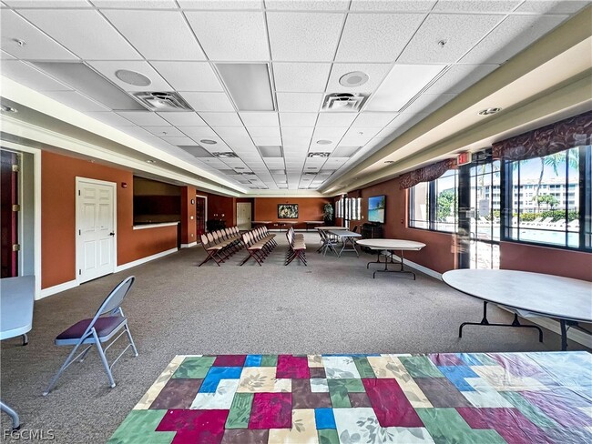 Building Photo - 8550 Kingbird Loop