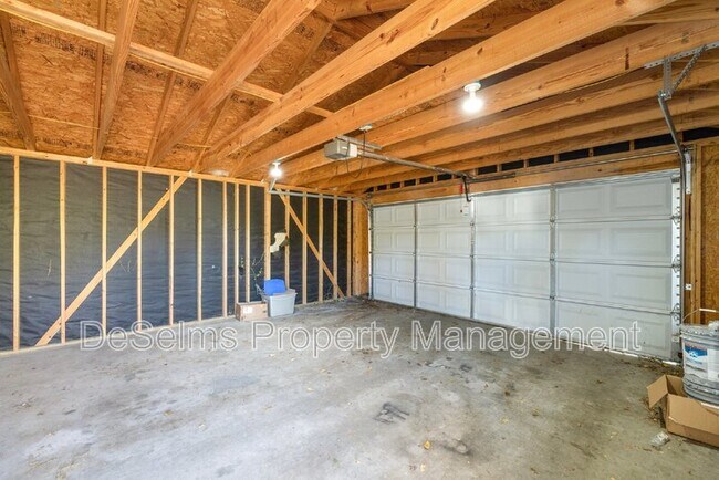 Building Photo - 508 S 12th St