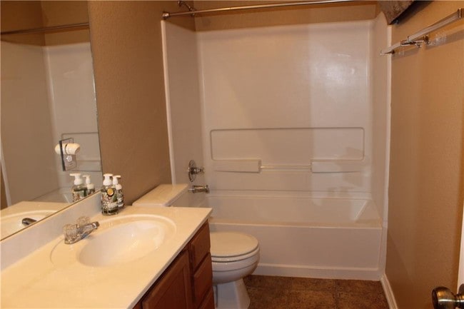 Building Photo - 386 McGarity