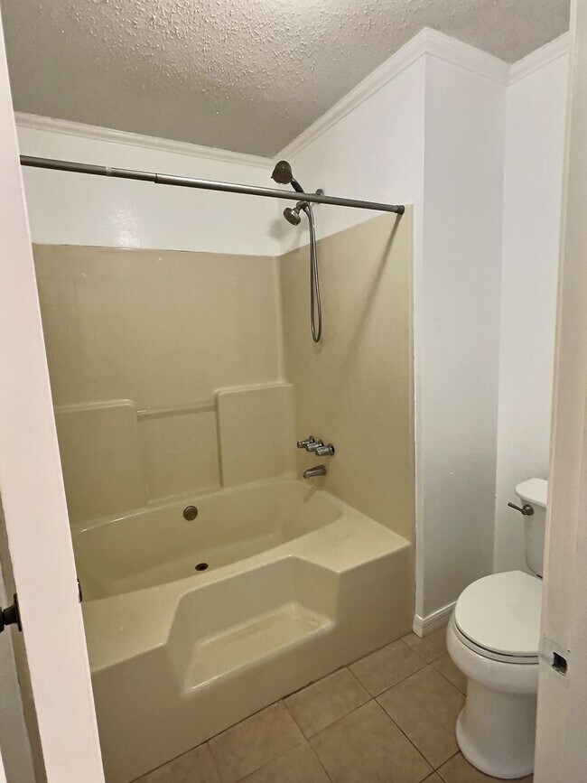 Building Photo - 3-bedroom 2-bathroom home in Vancleave, MS!