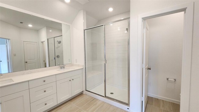 Building Photo - 6426 Seafoam Lake Dr