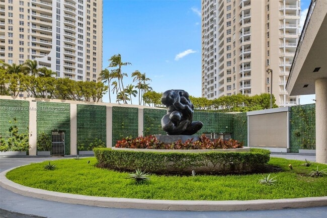 Building Photo - 540 Brickell Key Dr