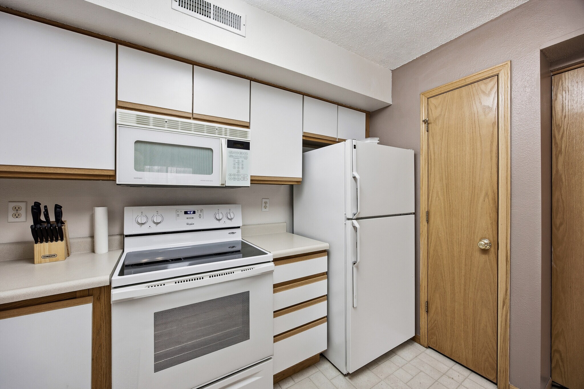 Building Photo - 2871 Coral Ct