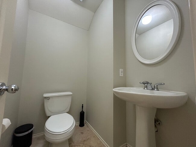 Building Photo - 2030 Bailey St