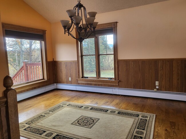 Building Photo - Beautiful spacious home on 1+ acre Bozeman