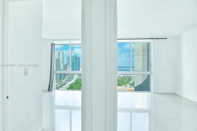 Building Photo - 325 S Biscayne Blvd