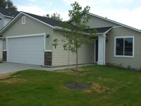 Building Photo - NICE 3 bed 2 bath 2 car garage avail aroun...