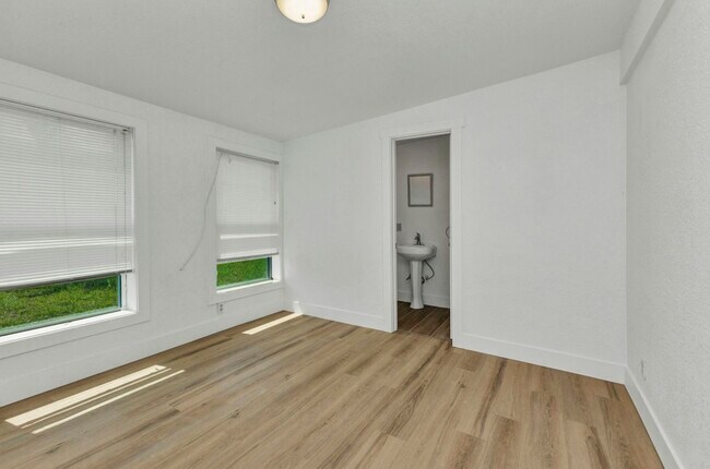 Building Photo - 501 Palmetto Dr