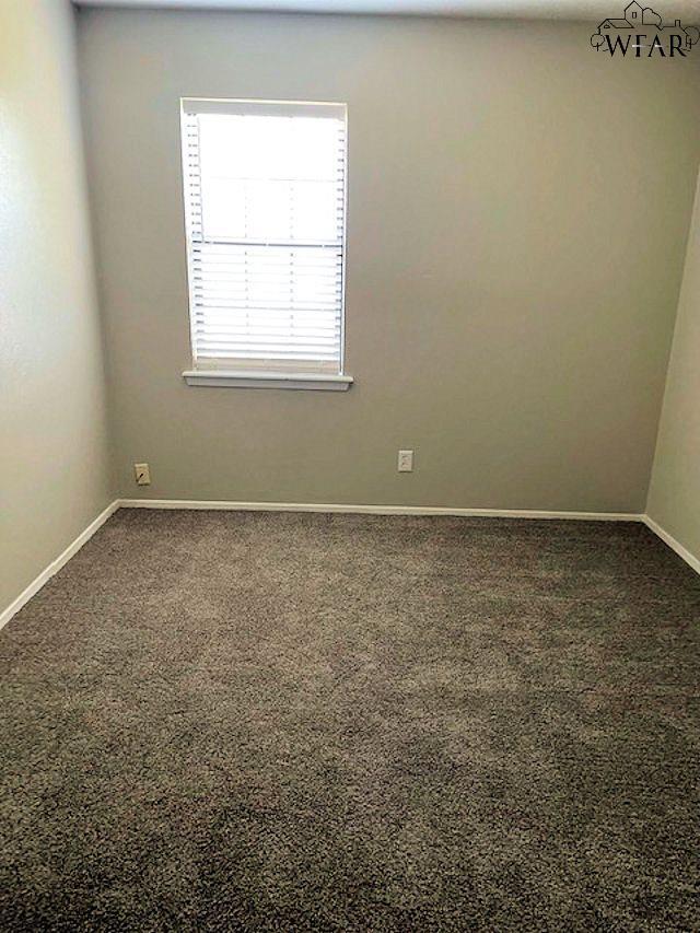 Building Photo - 705 W Manes Ave