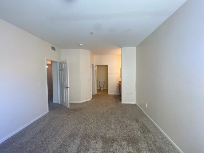 Building Photo - Sonata @ Canyon Crest