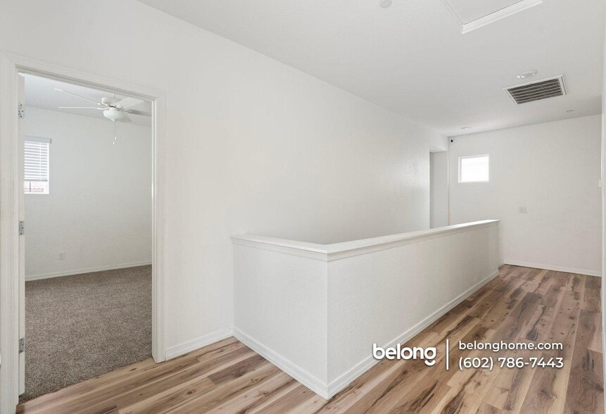 Building Photo - 221 E Balsam Dr