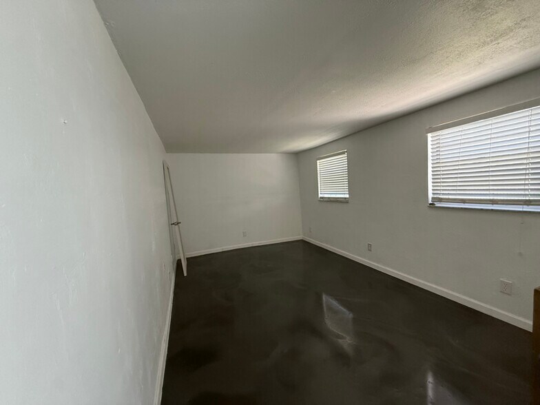 Building Photo - 4034 S Westshore Blvd
