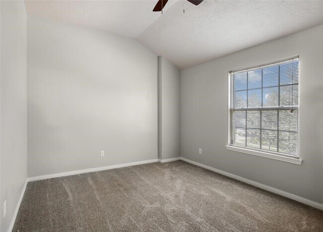 Building Photo - 8214 Mandalay Bay Dr