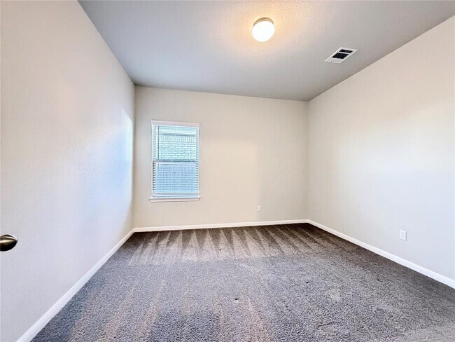 Building Photo - 18104 Emu Ln