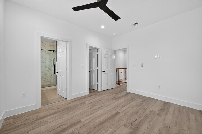 Building Photo - 5027 Willow Glen Dr