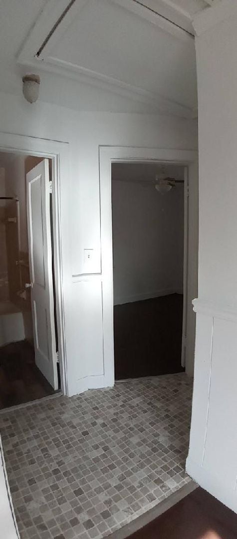 Building Photo - 2 Bedroom 1 Bath Available to Rent for $72...