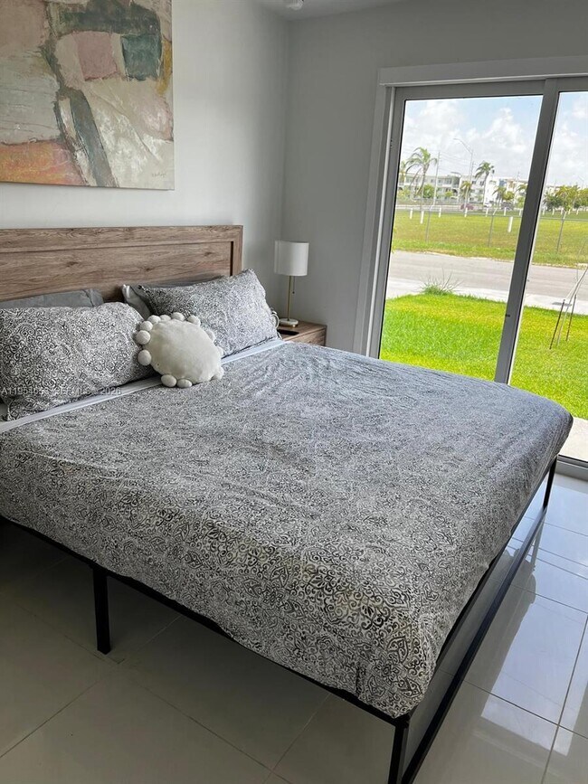 Building Photo - 13660 SW 260th St