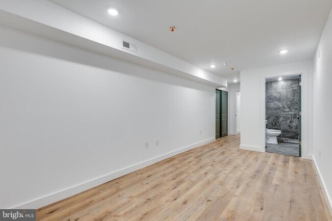 Building Photo - 2360 N 6th St