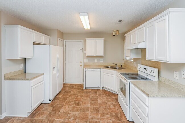 Building Photo - 2436 Celosia Dr