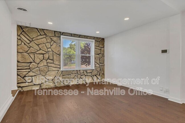 Building Photo - 2601 Oakwood Ave