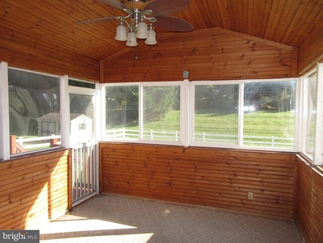 Building Photo - 107 Mallard Way