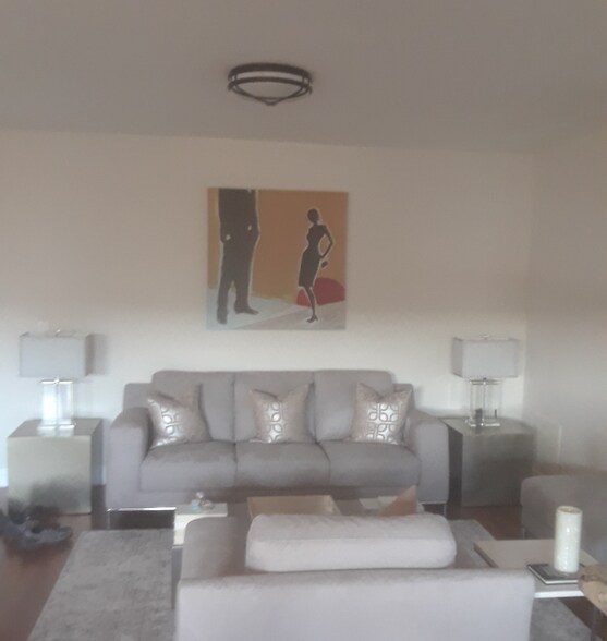 Building Photo - 665 Enfield St