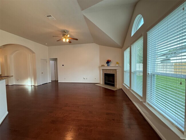 Building Photo - 15615 Lost Maples Dr